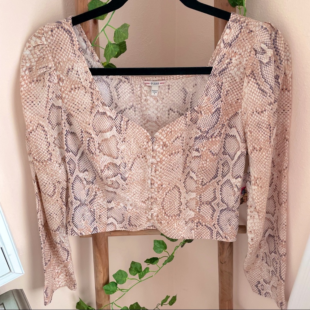 **NWT** Guess Sahara Top
